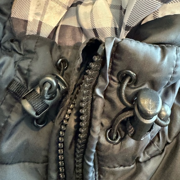 Men’s NFL Pro Line Las Vegas Raiders Puffer Jacket M Excellent Condition - Picture 7 of 9